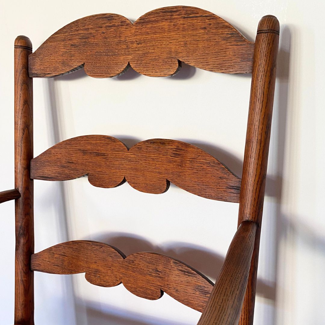 Fauteuil en bois ancien de style provençale - Esprit Jacquemus