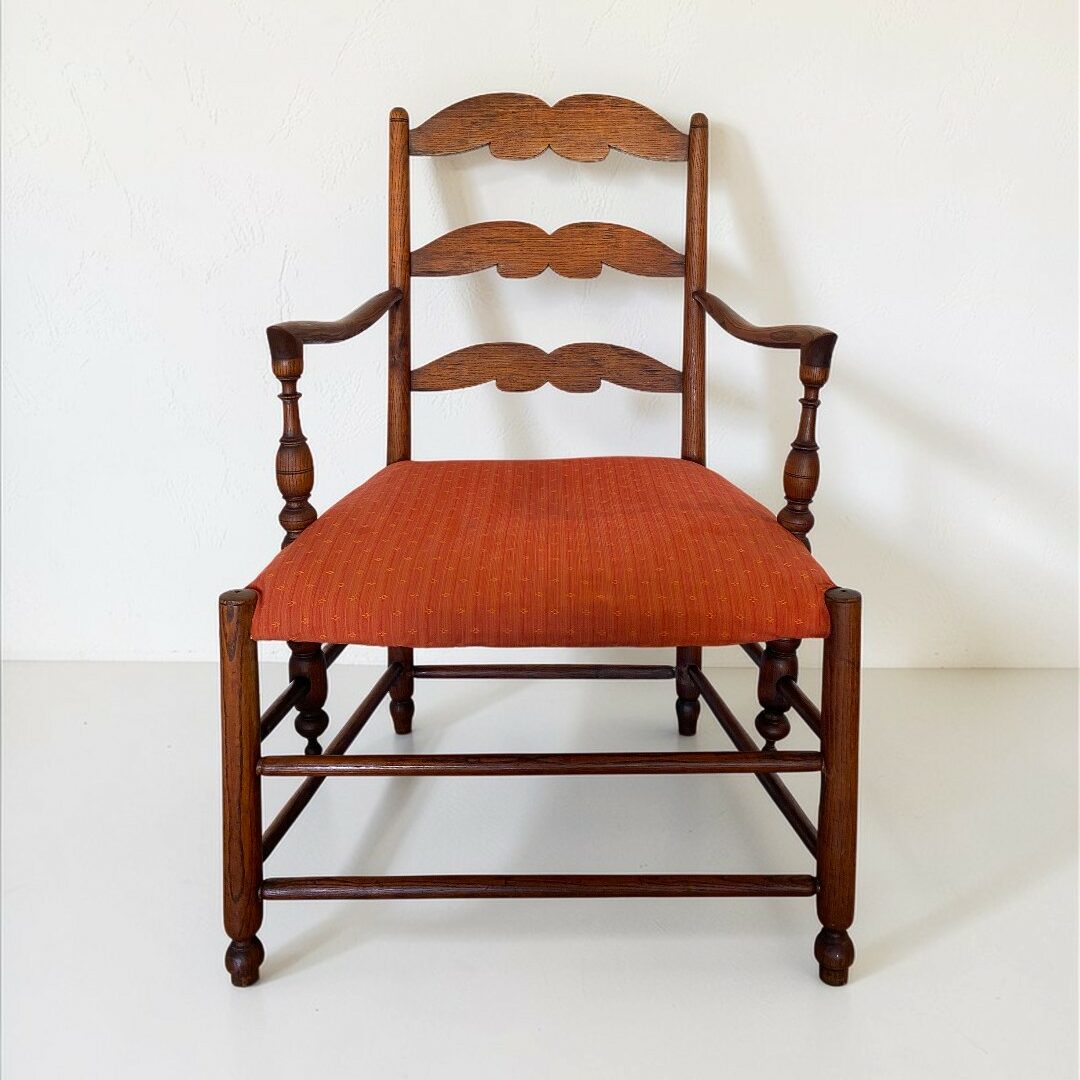 Fauteuil en bois ancien de style provençale - Esprit Jacquemus