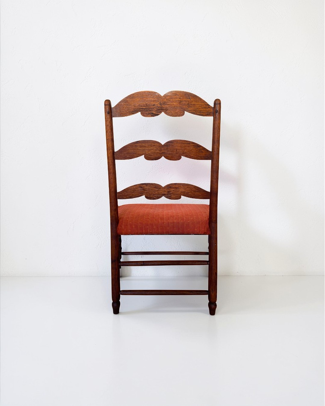 Fauteuil en bois ancien de style provençale - Esprit Jacquemus