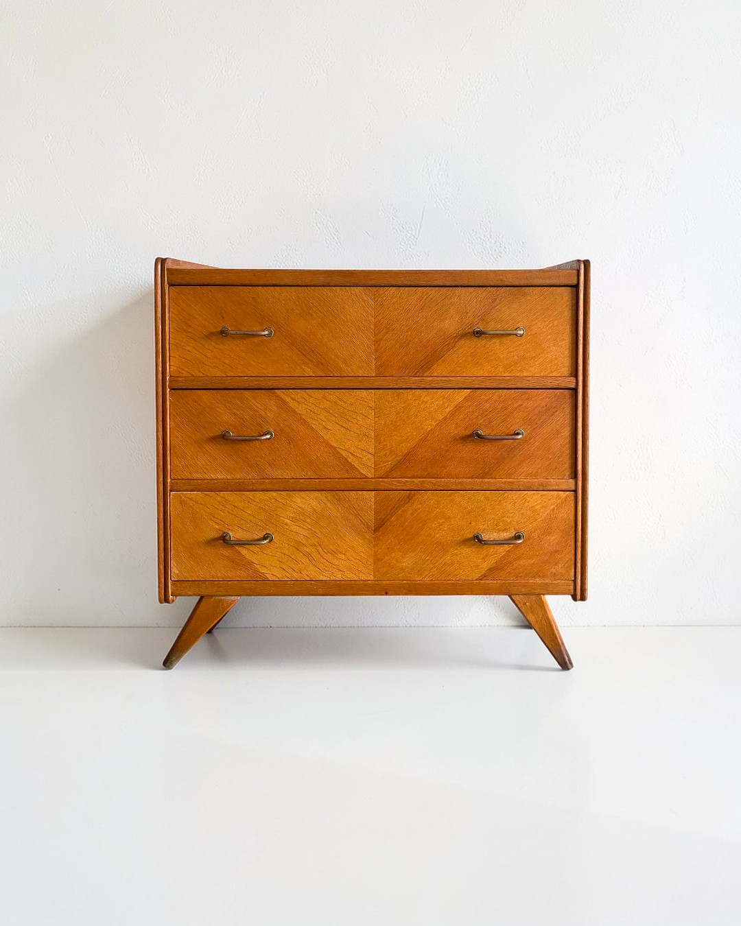 Commode pieds compas – Années 60